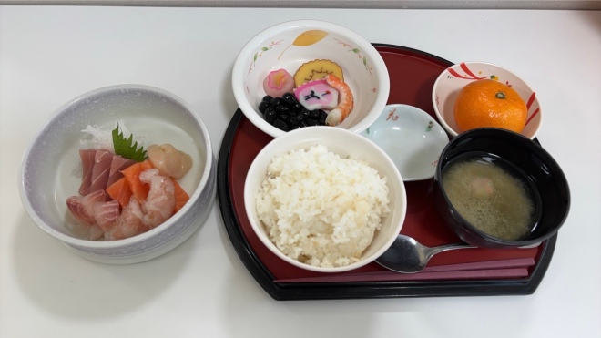 お刺身の盛り合わせです！